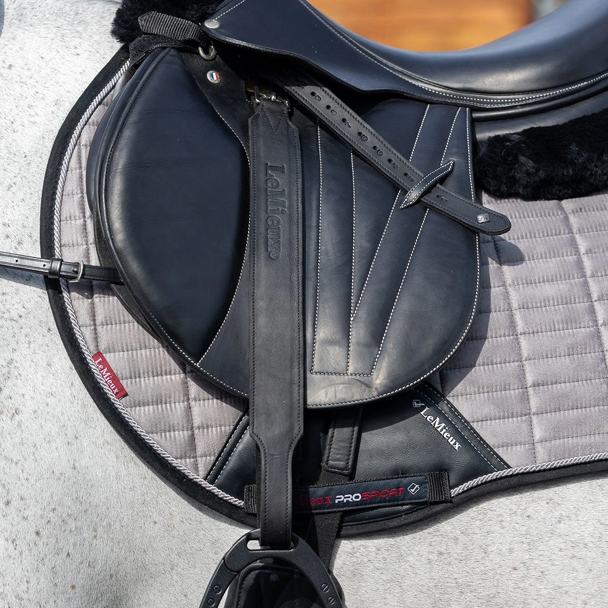 LeMieux Vector Pro Stirrup Leathers 11 LeMieux Vector Pro Stirrup Leathers - Image 9